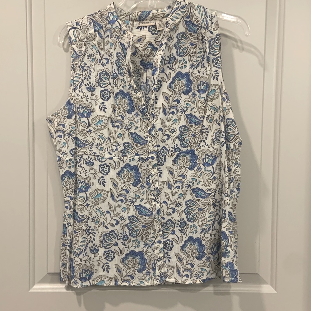 Women’s sleeveless top